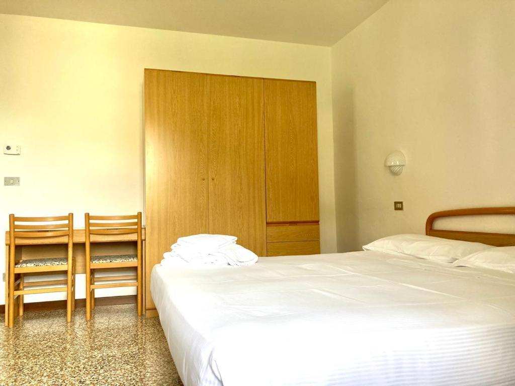 Hotel Zanetti Torri Del Benaco Extérieur photo